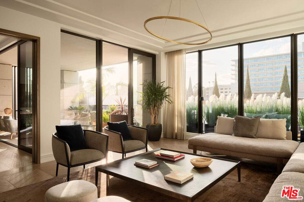 9900 S Santa Monica Boulevard 2D