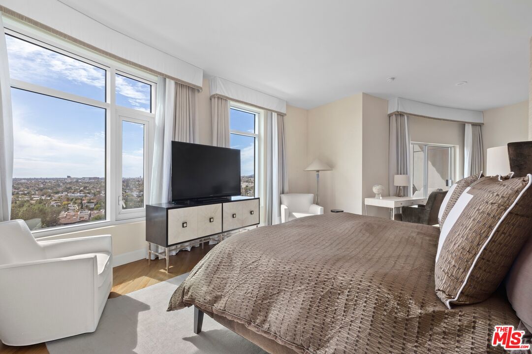 1 W Century Dr Unit: 10A