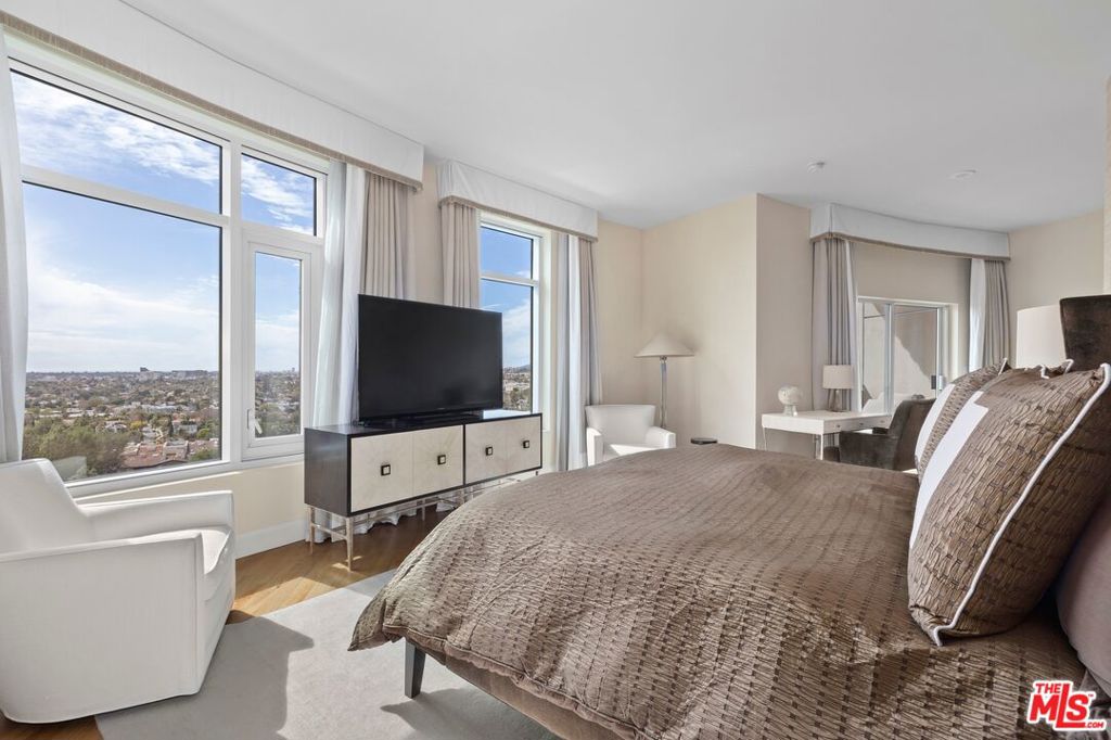 1 W Century Drive 10A