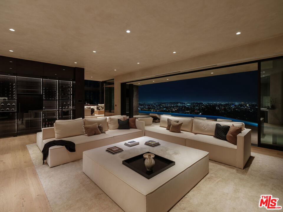 9126 Cordell Drive