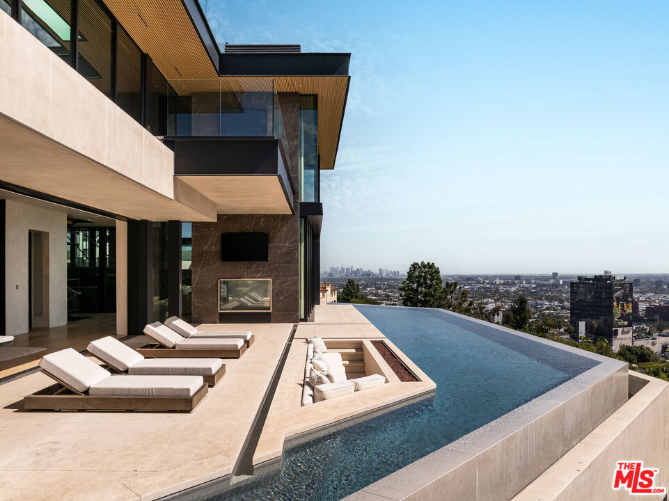 9126 Cordell Drive