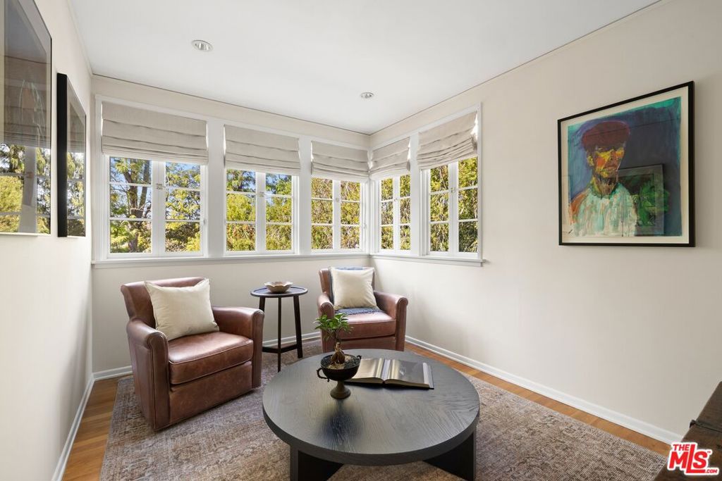 10339 Glenbarr Avenue