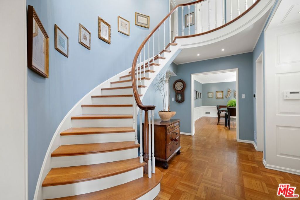 10339 Glenbarr Avenue