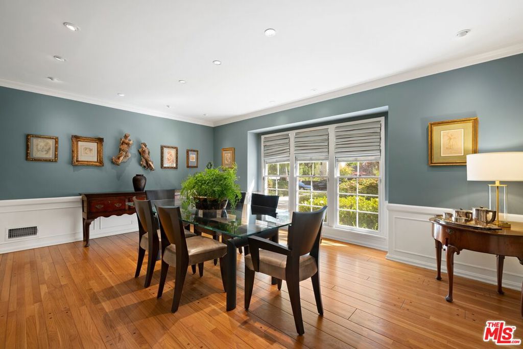 10339 Glenbarr Avenue