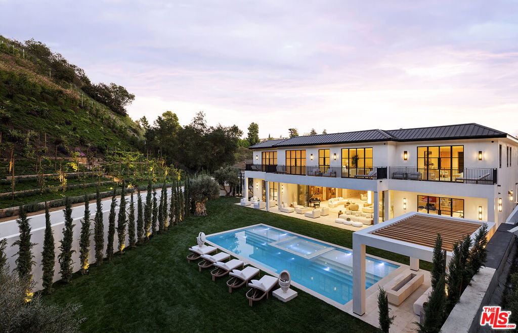 1165 Somera Road