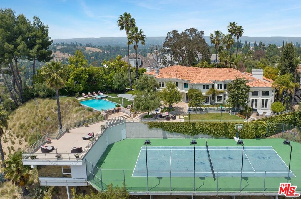 4001 Clarinda Drive