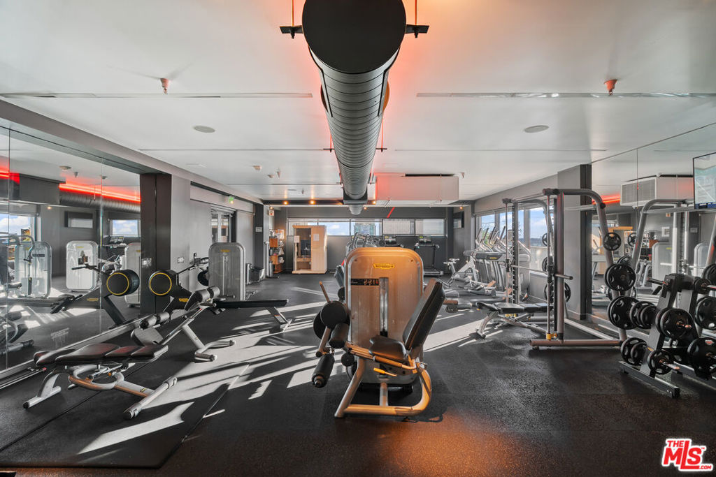 6250 Hollywood Boulevard 11H