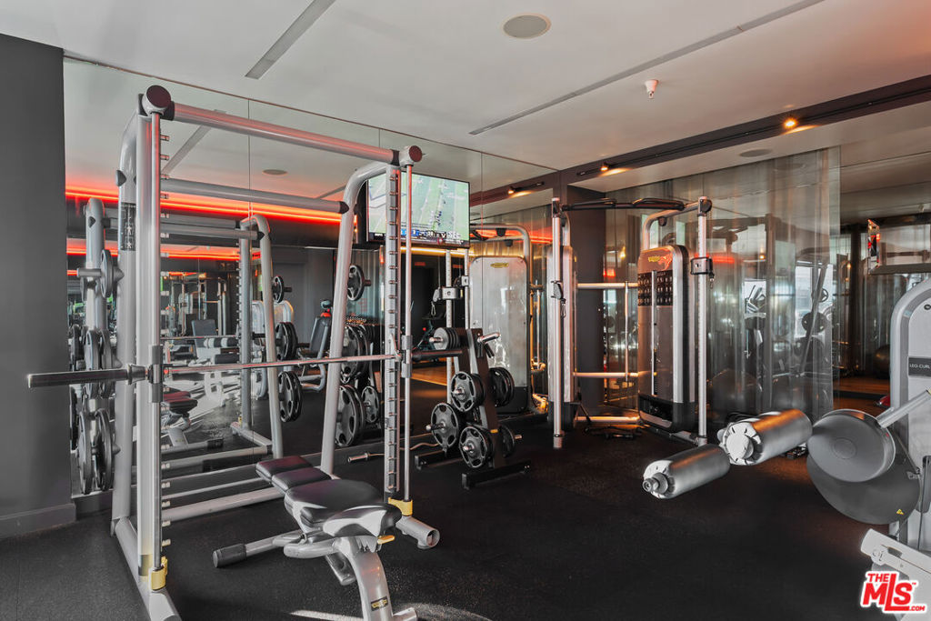 6250 Hollywood Boulevard 11H