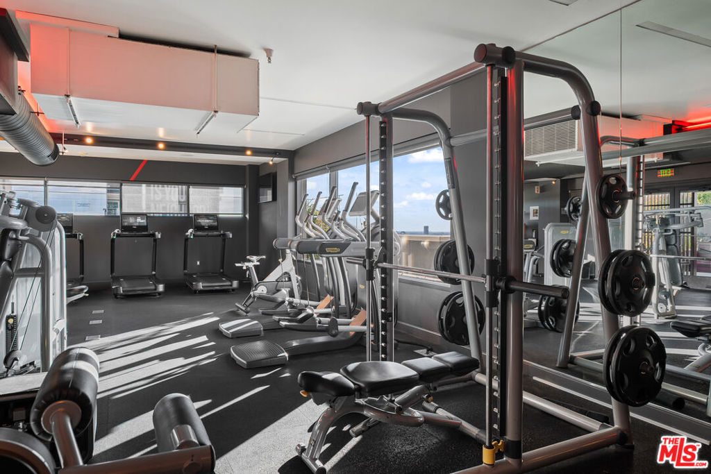 6250 Hollywood Boulevard 11H