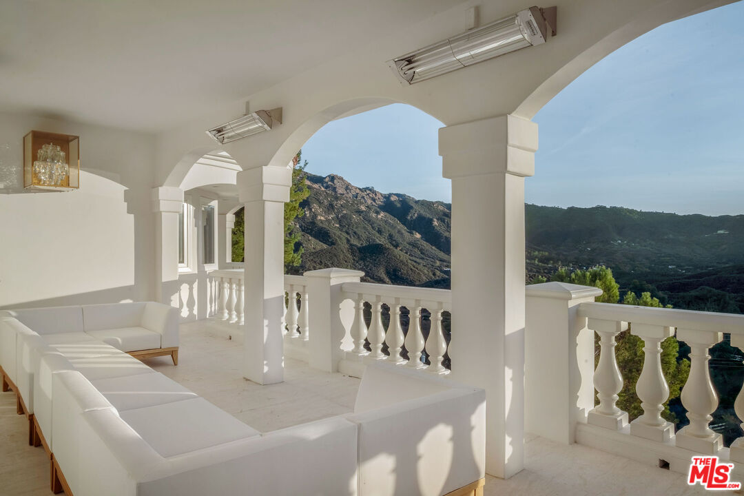 25665 Mulholland Hwy