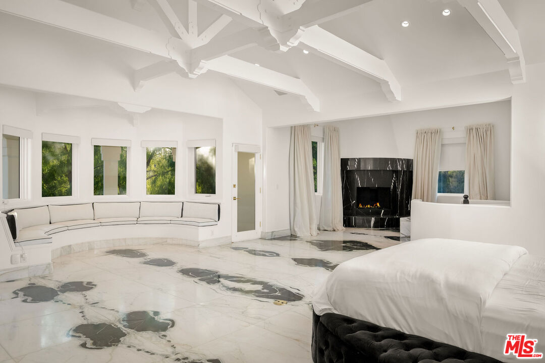 25665 Mulholland Hwy