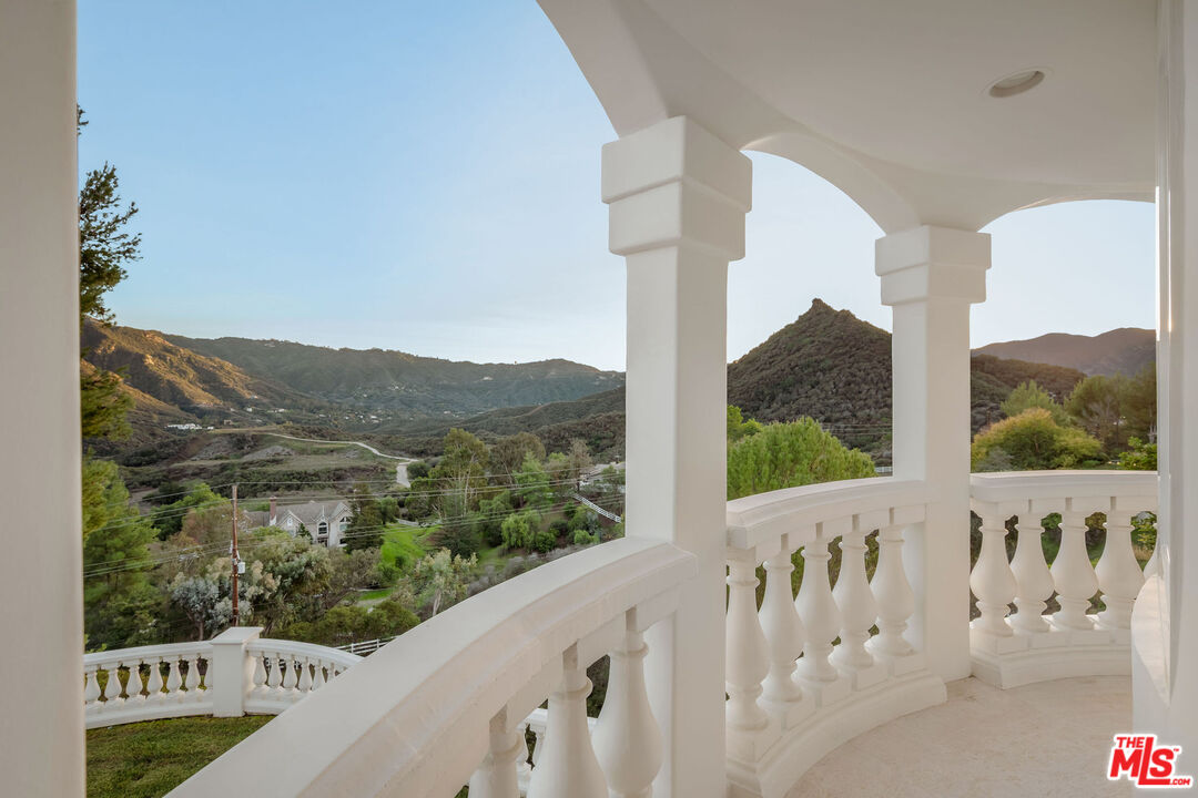 25665 Mulholland Hwy