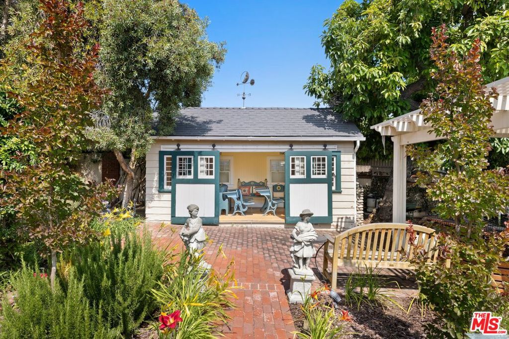 820 N Verano Drive