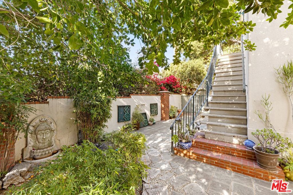 820 N Verano Drive