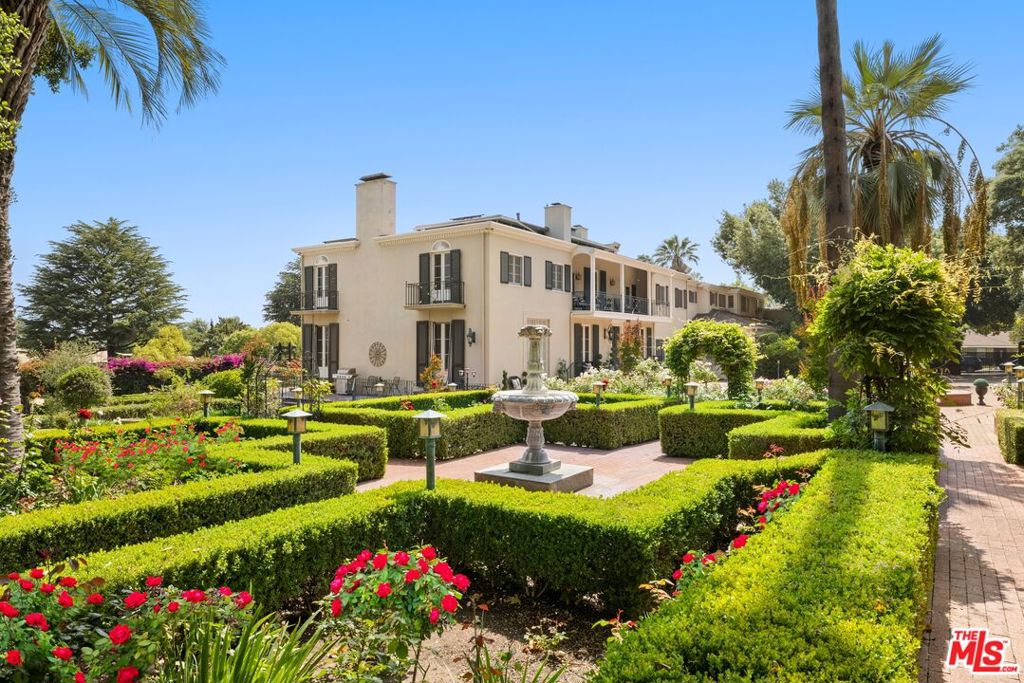820 N Verano Drive