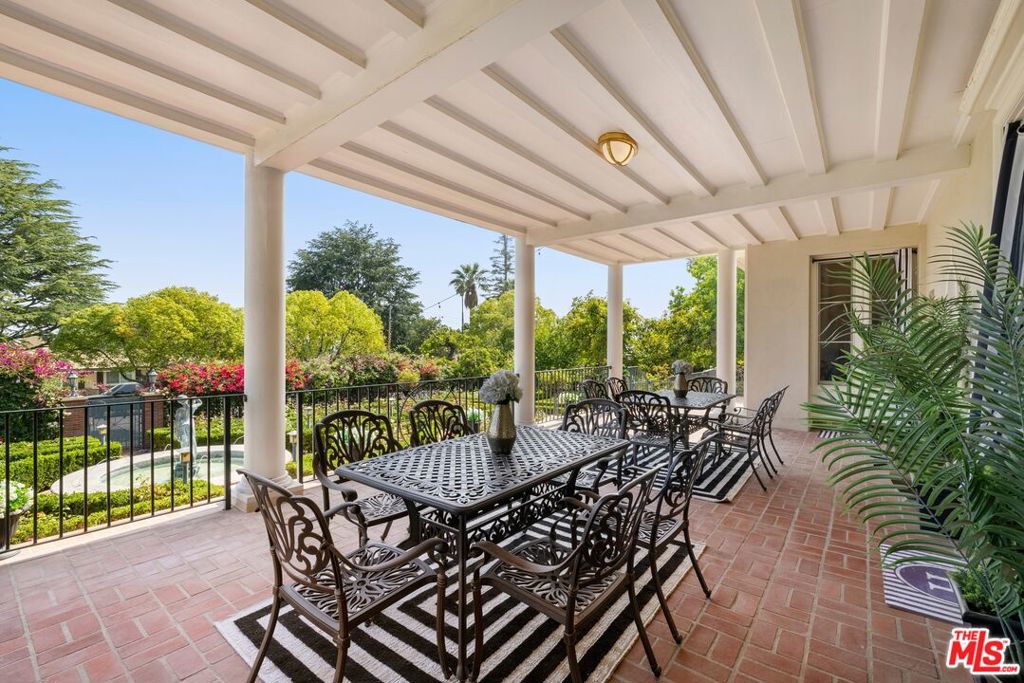 820 N Verano Drive