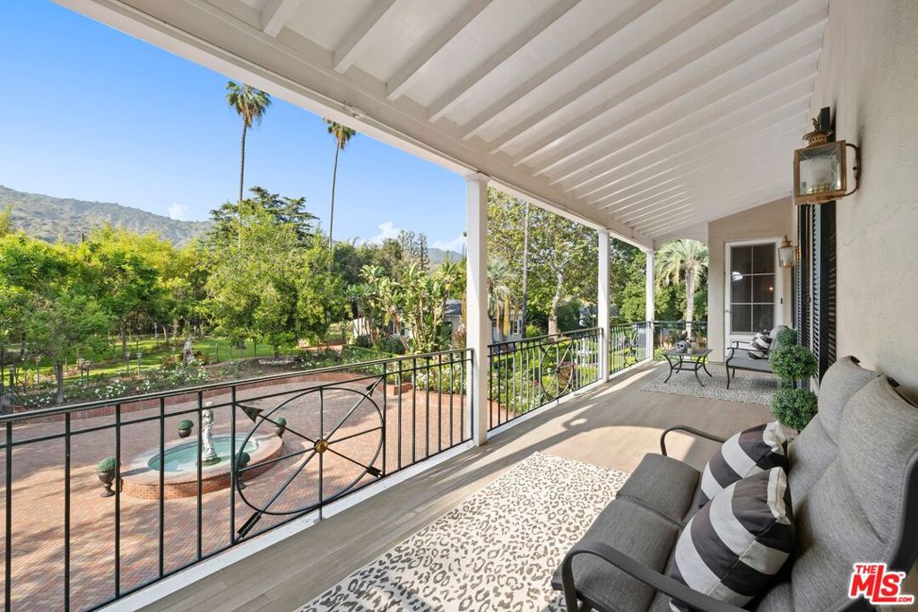 820 N Verano Drive