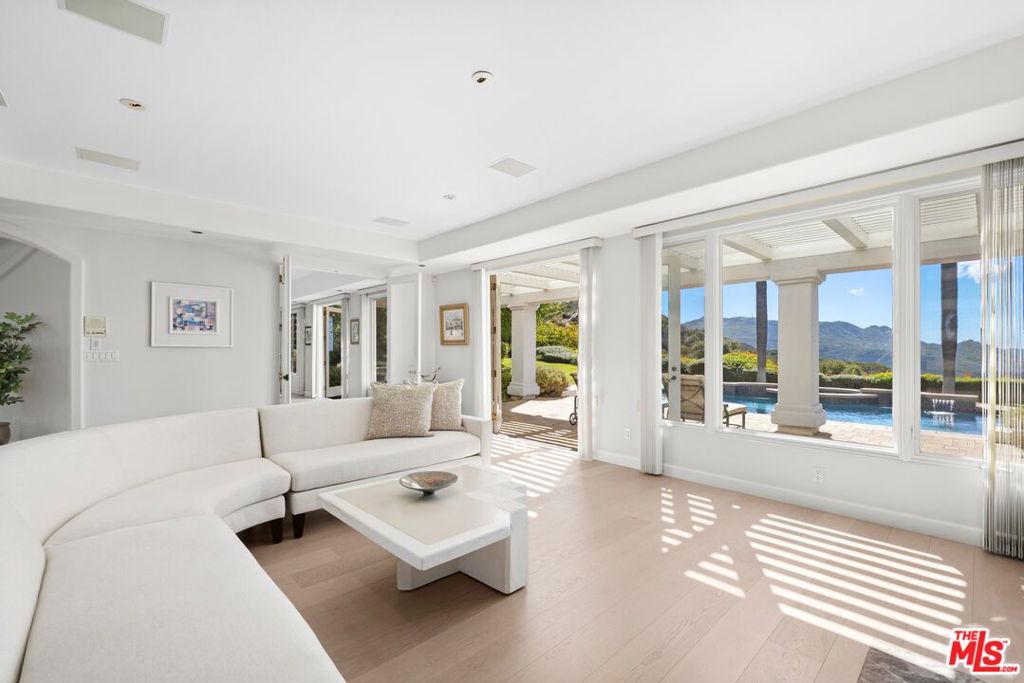 3011 Mountain Park Drive