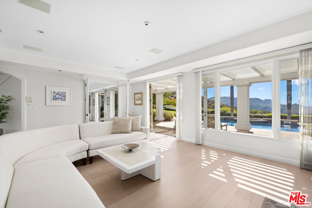 3011 Mountain Park Dr