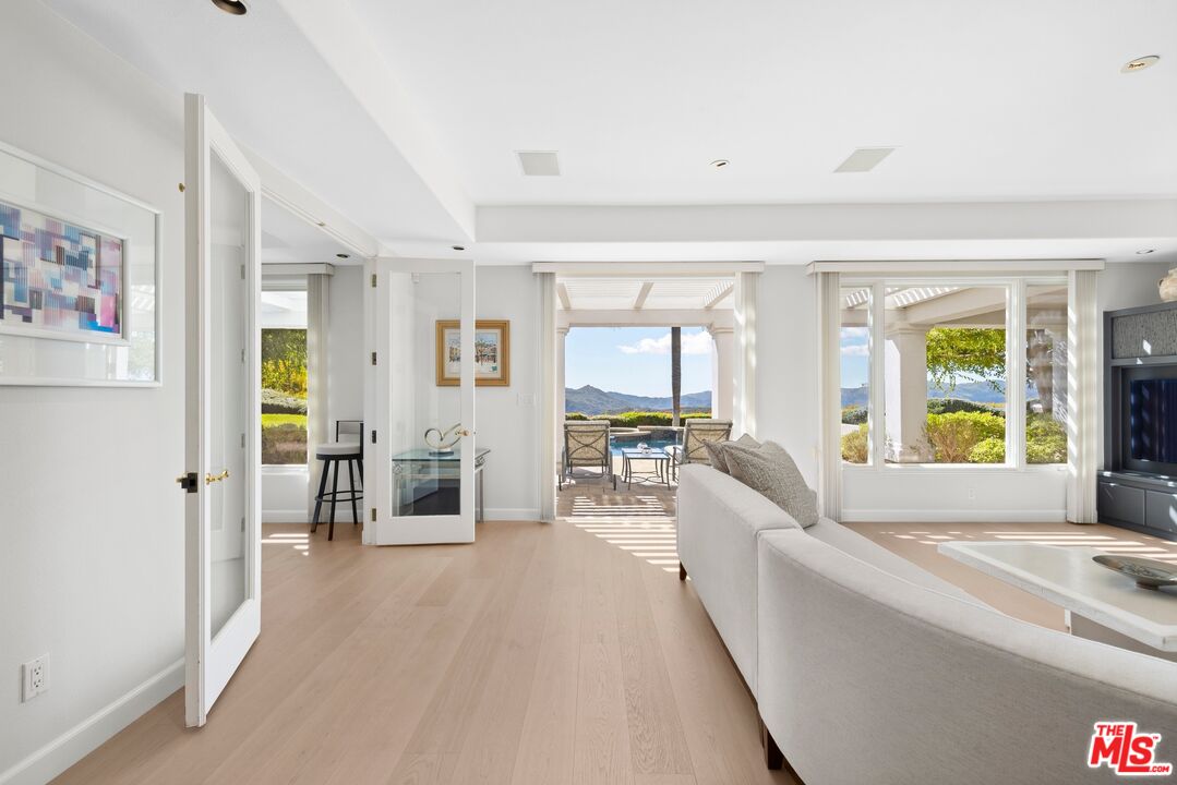 3011 Mountain Park Dr