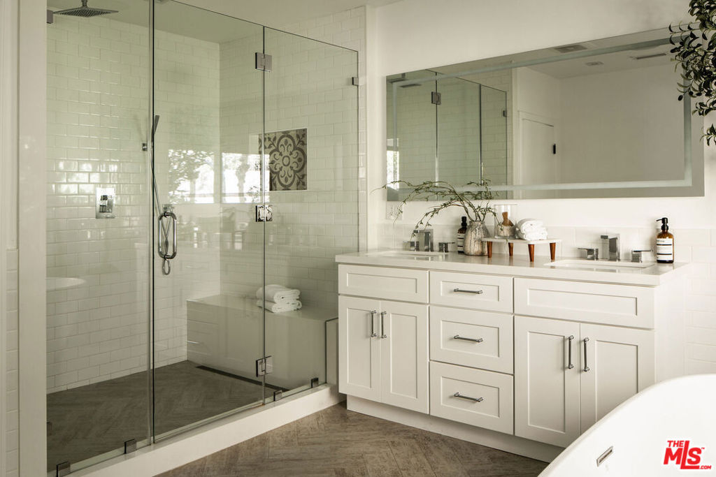 12033 Kearsarge Street