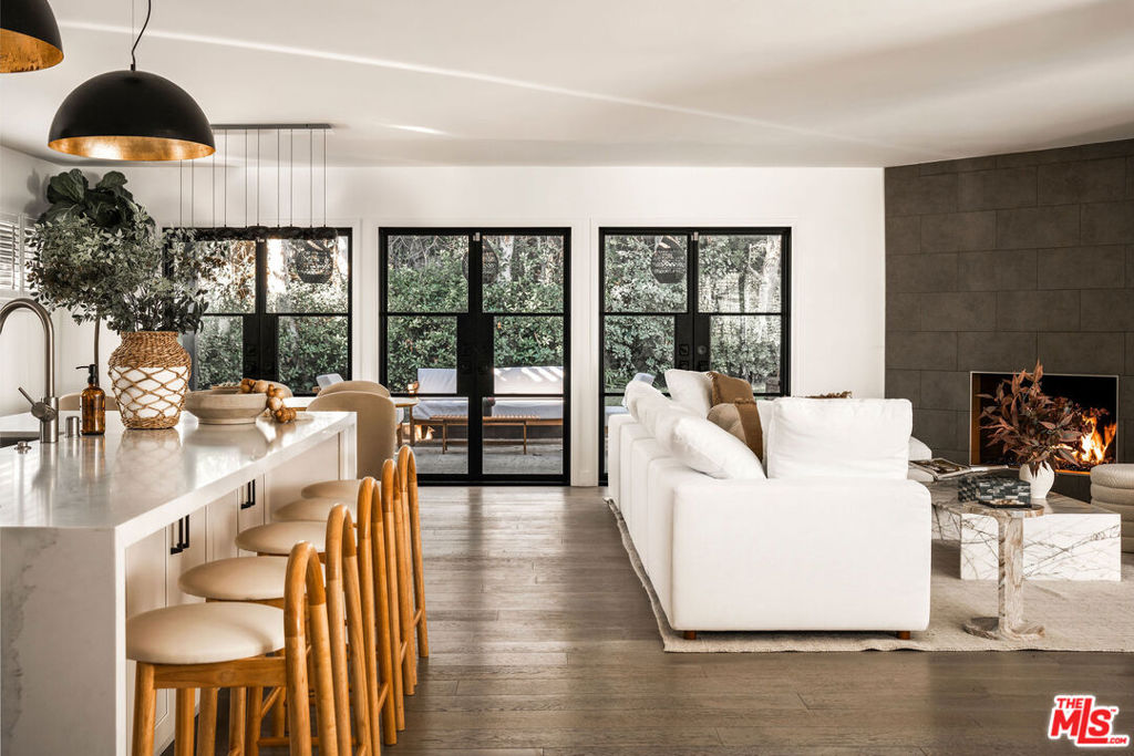 12033 Kearsarge Street