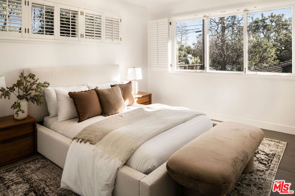 12033 Kearsarge Street