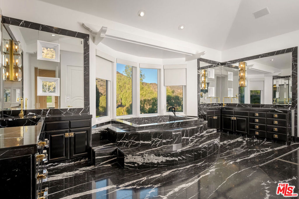 25665 Mulholland Highway