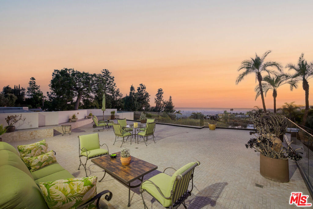 1821 Loma Vista Drive