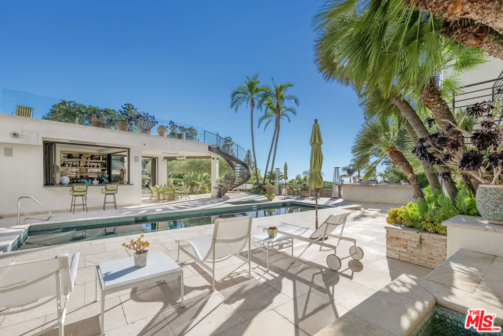1821 Loma Vista Drive