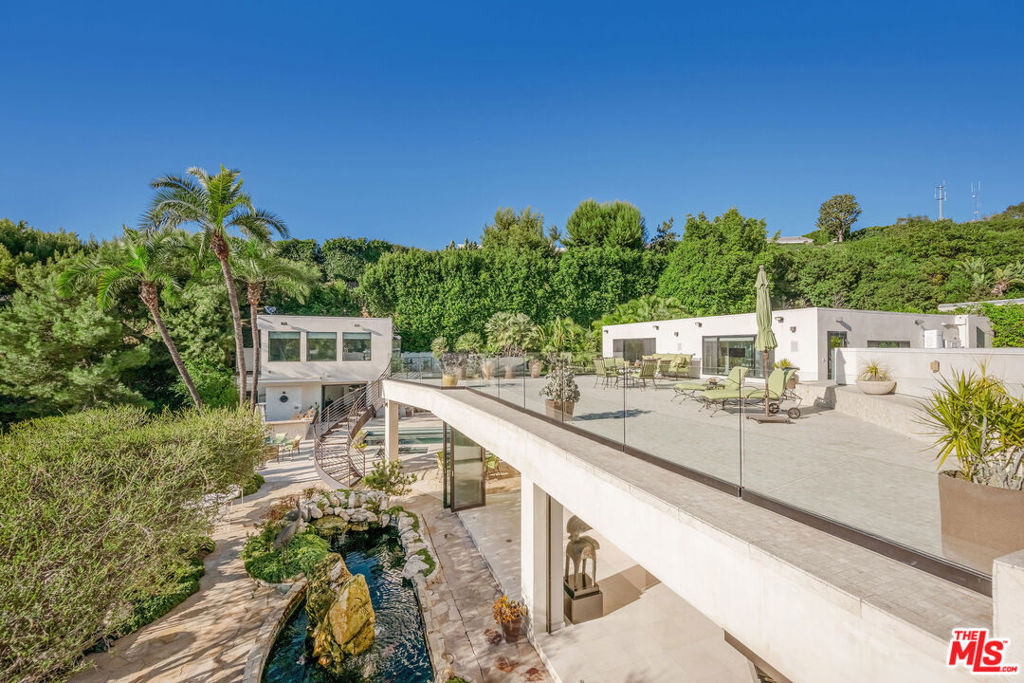 1821 Loma Vista Drive