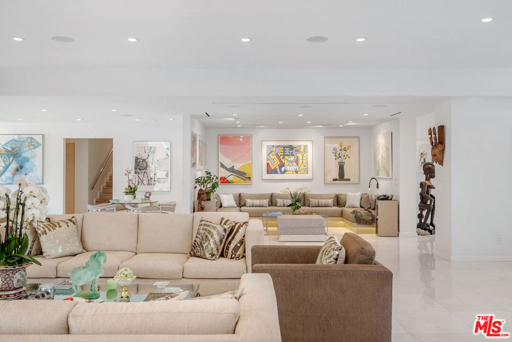 1821 Loma Vista Drive