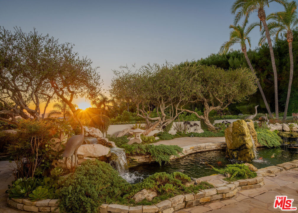 1821 Loma Vista Drive