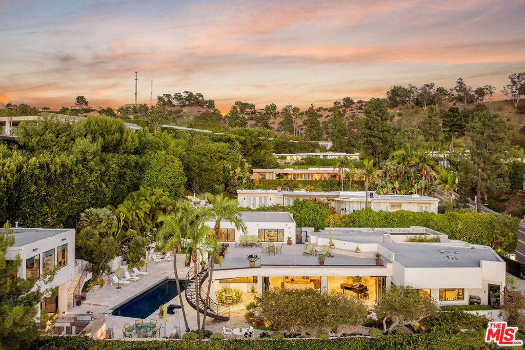 1821 Loma Vista Drive