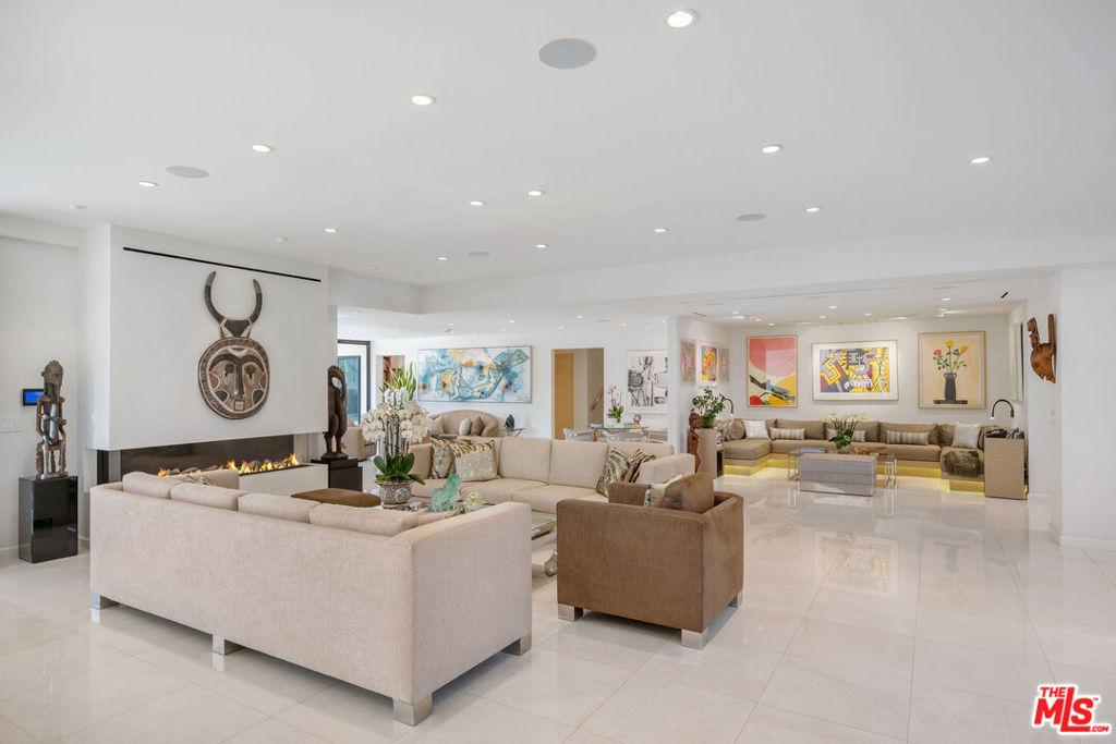 1821 Loma Vista Drive