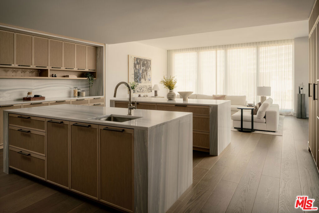 9900 S Santa Monica Boulevard 3A