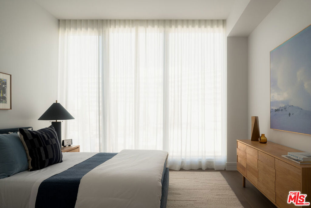 9900 S Santa Monica Boulevard 3A