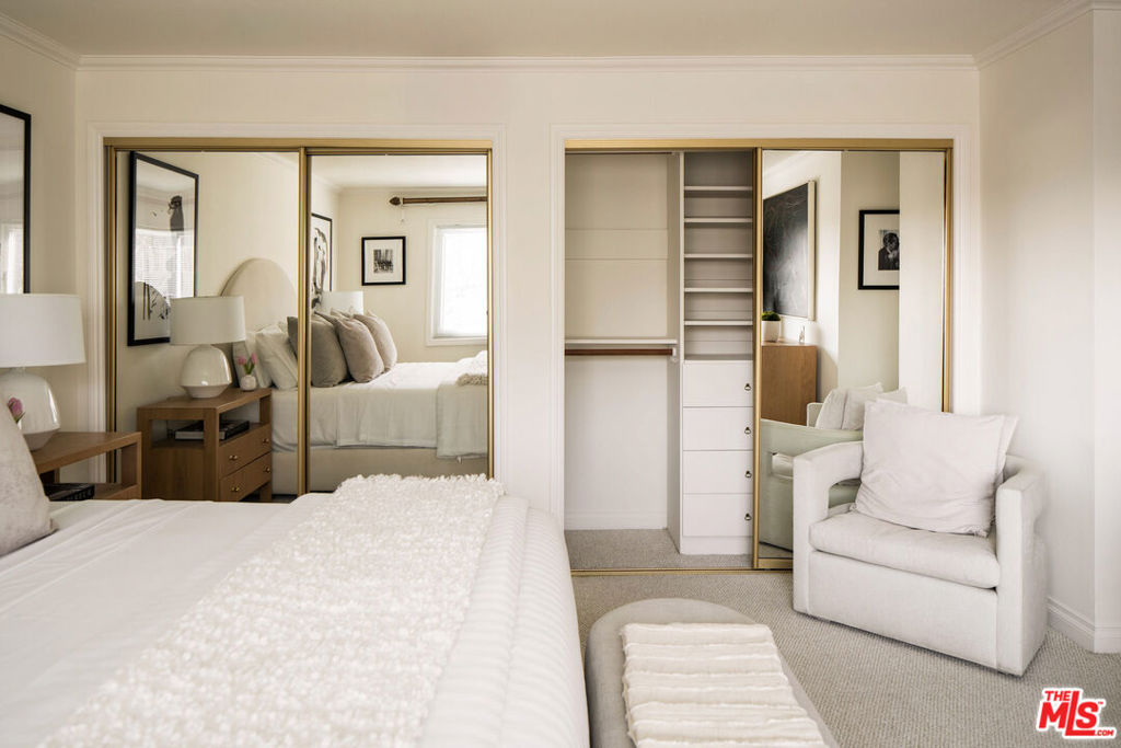 1121 N Olive Drive 201