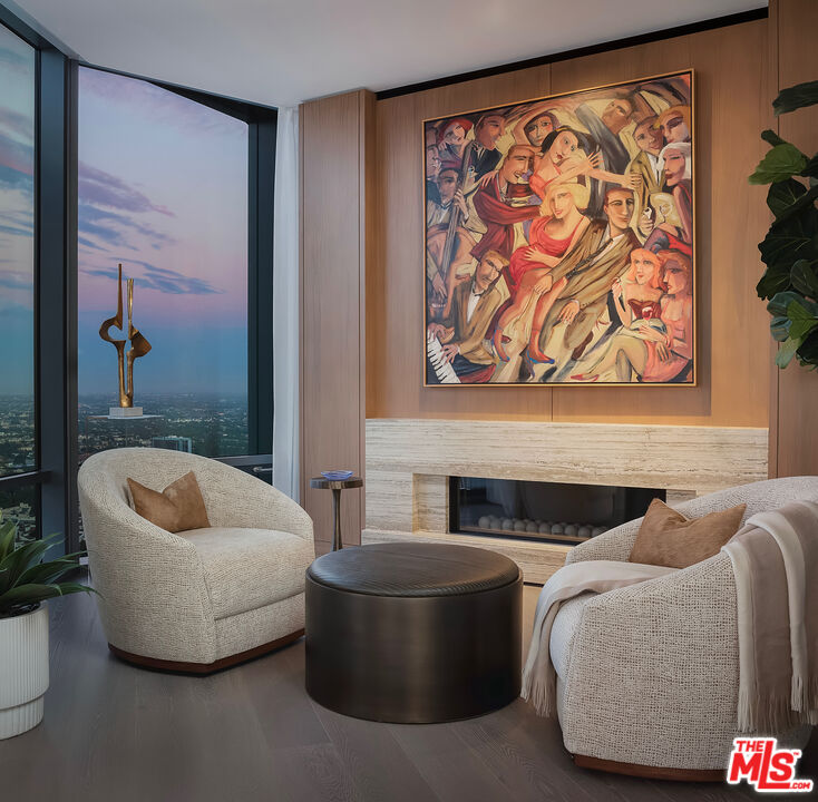 211 W Elm Ct Unit: 26C