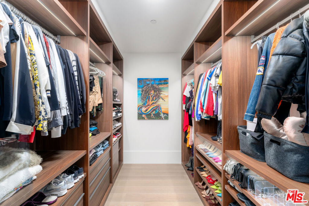 8420 W Sunset Boulevard 107