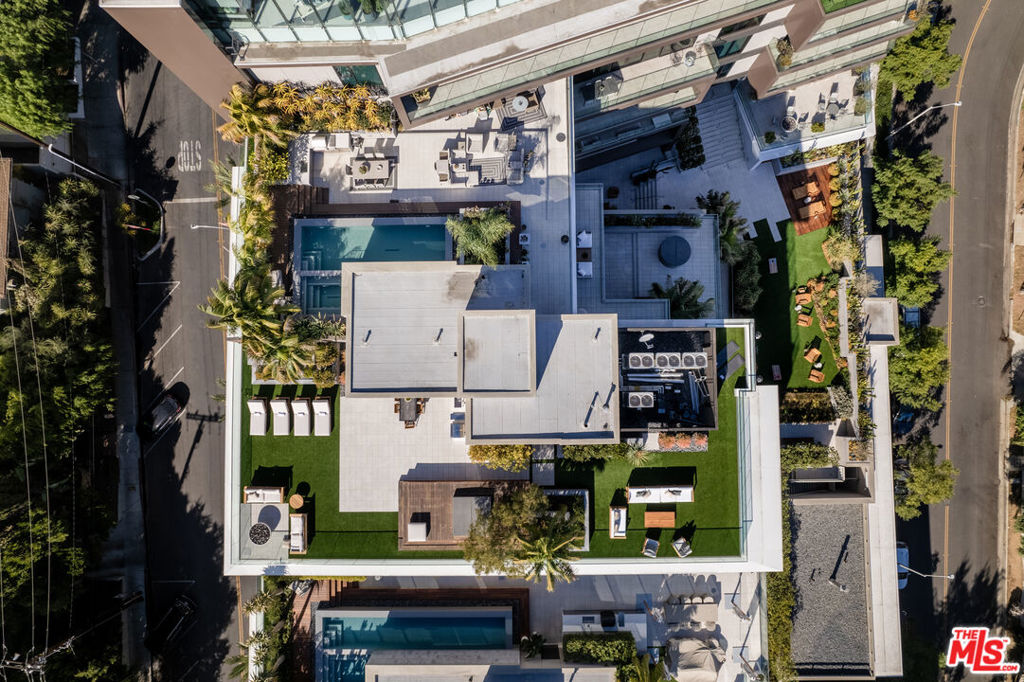 8420 W Sunset Boulevard 107