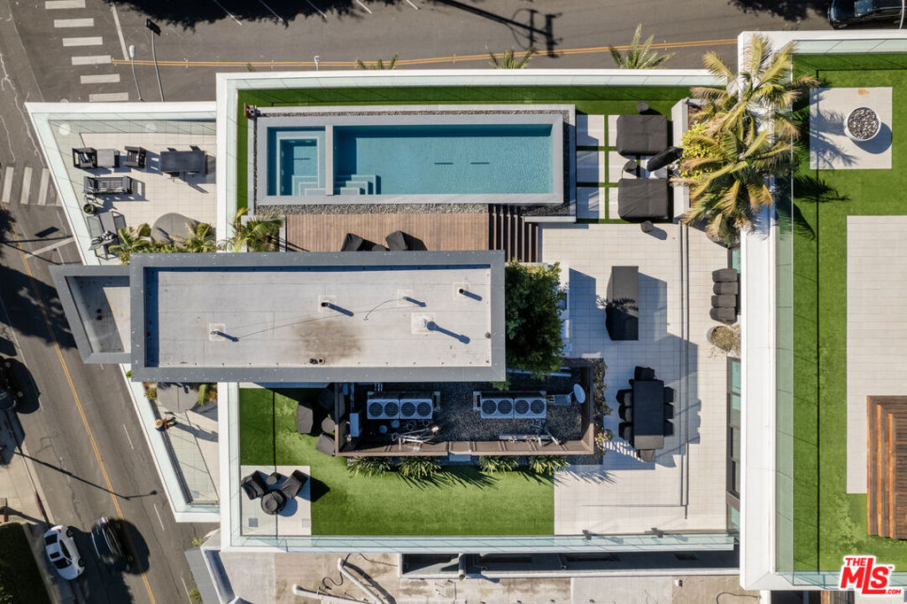 8420 W Sunset Boulevard 107