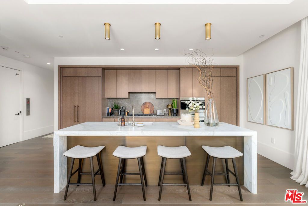 8420 W Sunset Boulevard 107