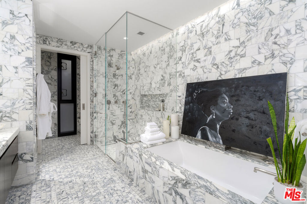 8420 W Sunset Boulevard 107