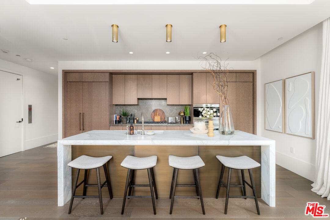 8420 W Sunset Blvd Unit: 107