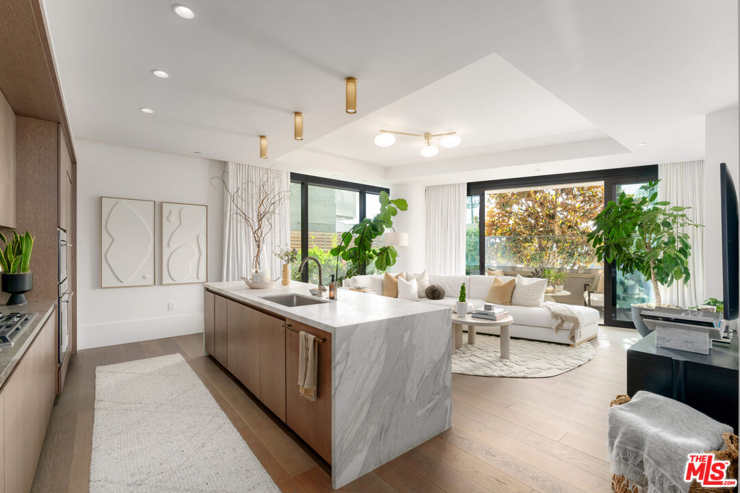 8420 W Sunset Blvd Unit: 107