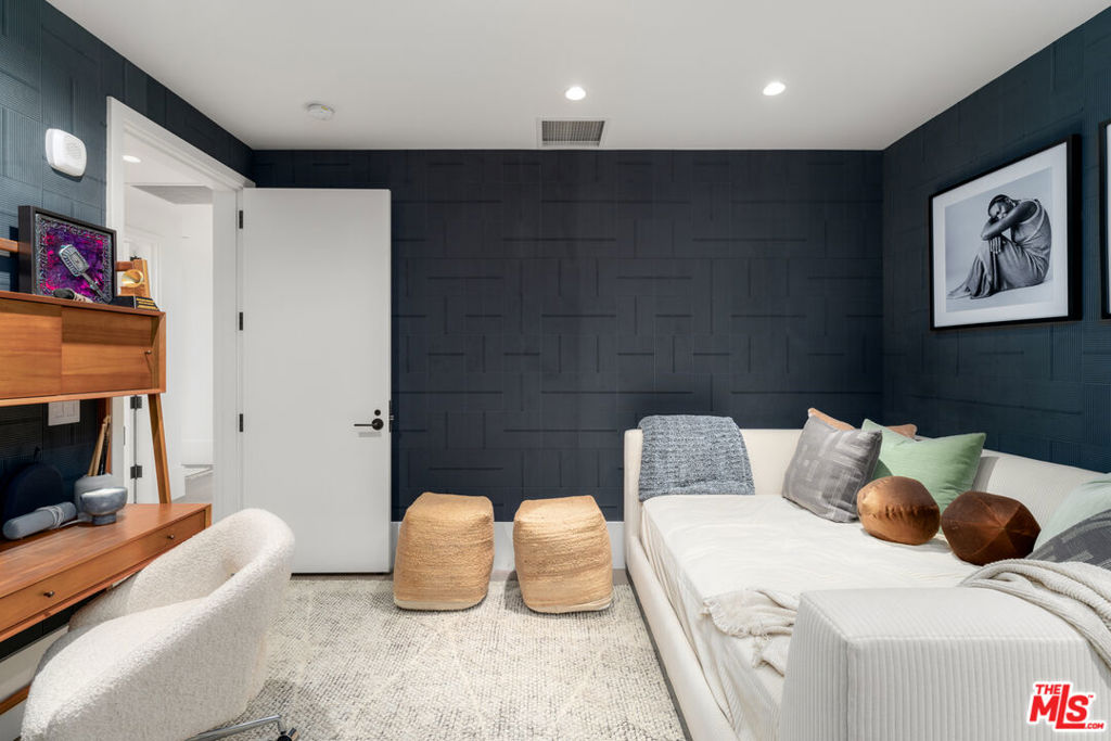 8420 W Sunset Boulevard 107