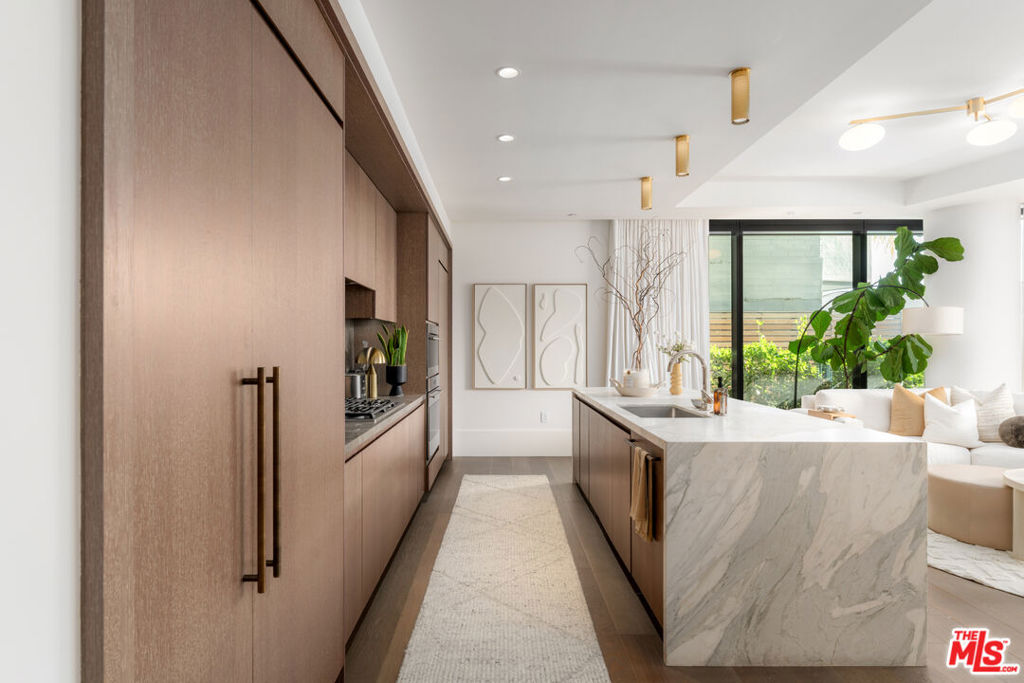 8420 W Sunset Boulevard 107