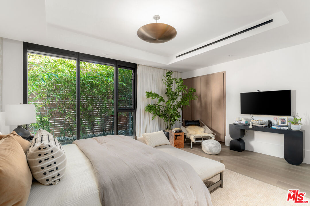 8420 W Sunset Blvd Unit: 107