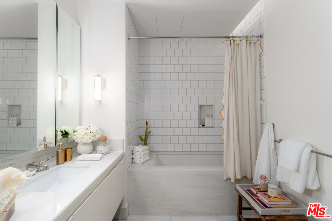 8420 W Sunset Blvd Unit: 107